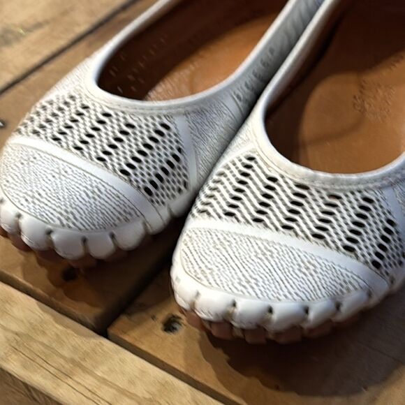 Spring Step Kenyetta White Leather Cutout Ballet Flats 38/8 B22B - Picture 9 of 12